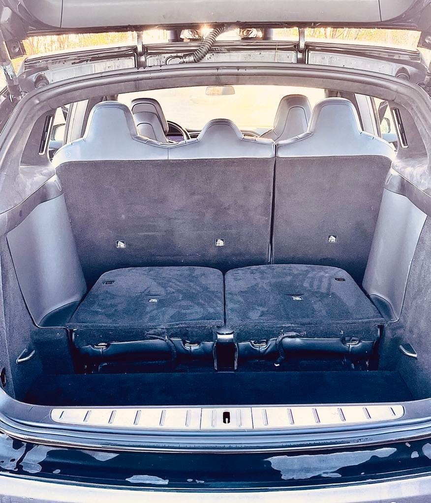 Tesla Model X 21