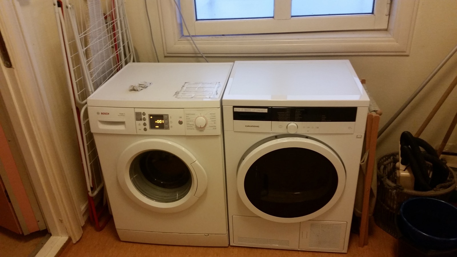 Vaskemaskin og tørketrommel Galleribilde