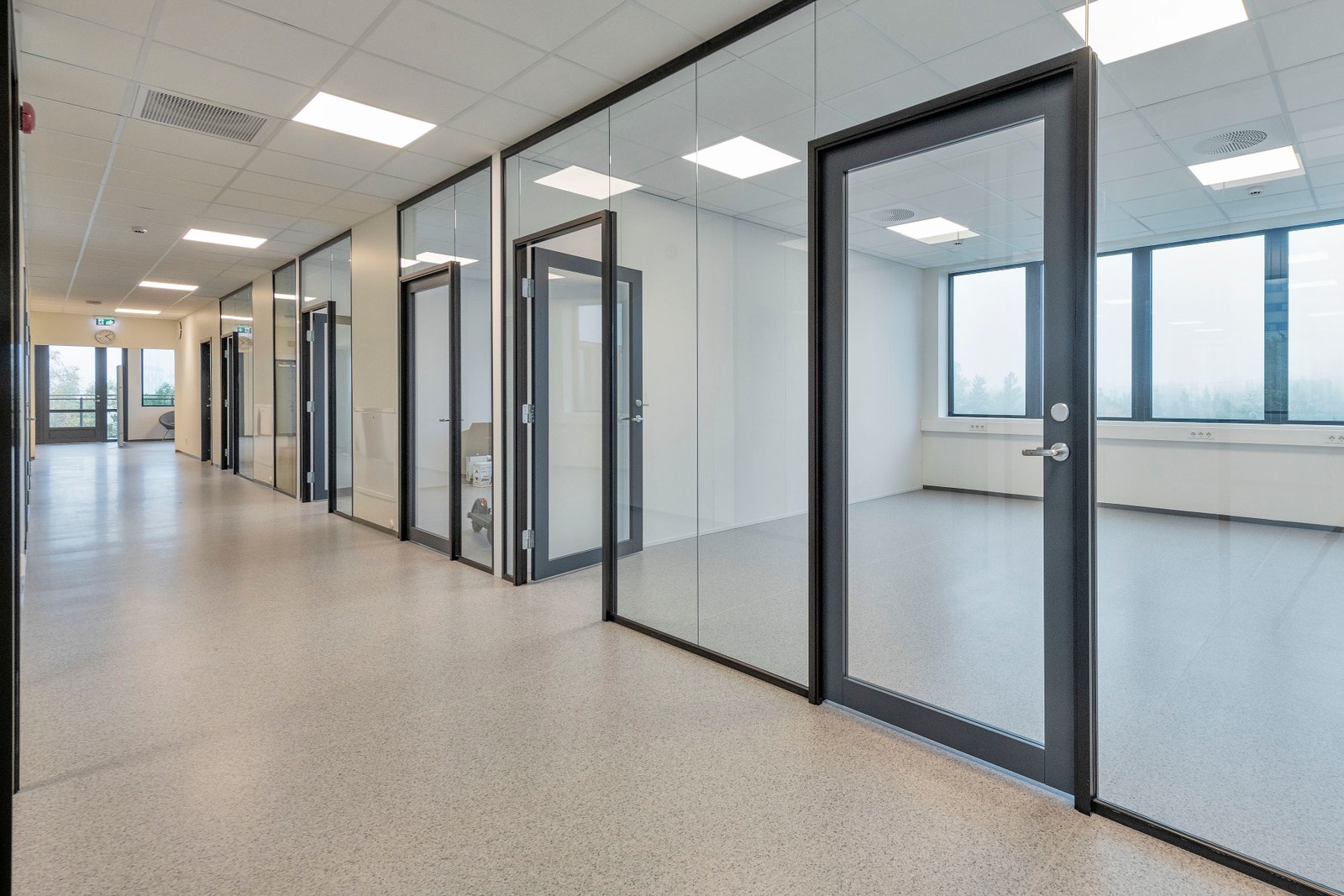 mordene nytt glass kontor , lys og pent høy kvalitet kontor Galleribilde