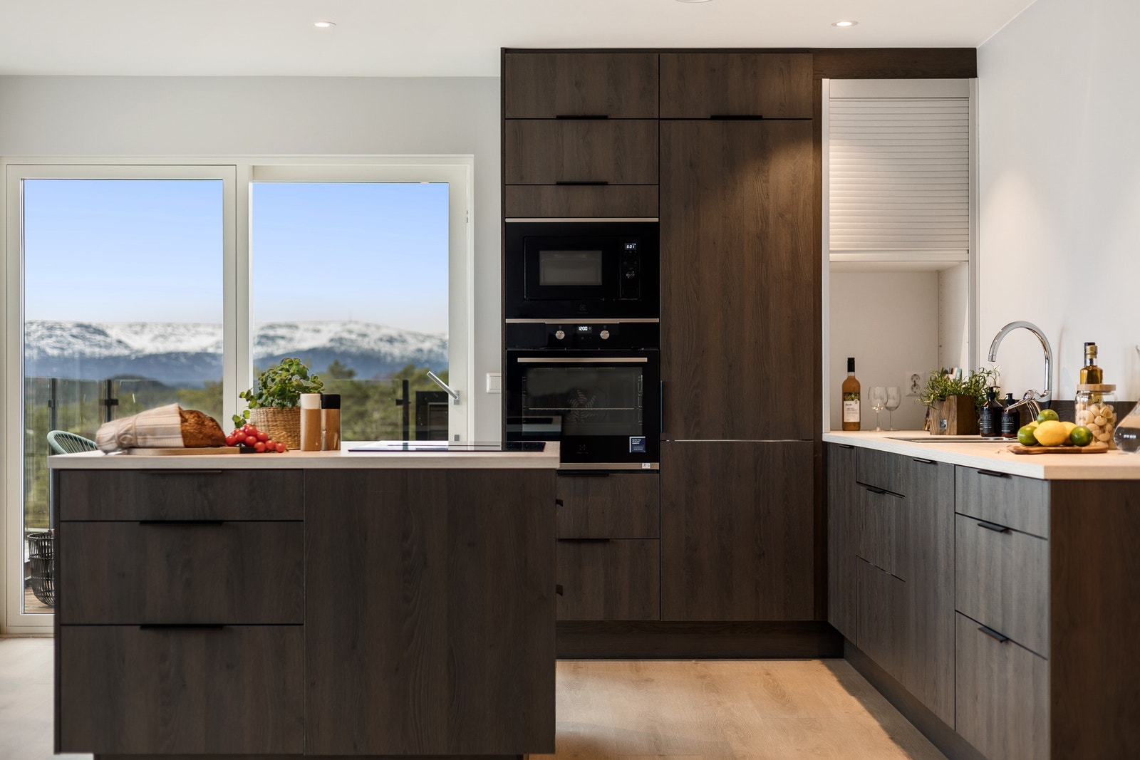 Moderne og funksjonelle kjøkken (7-A) Galleribilde