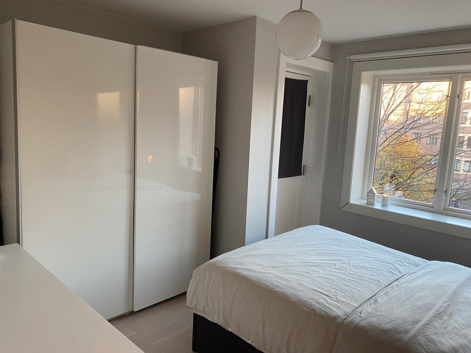 Soverom 1 (møblert med 140 cm seng og stort garderobeskap) Galleribilde