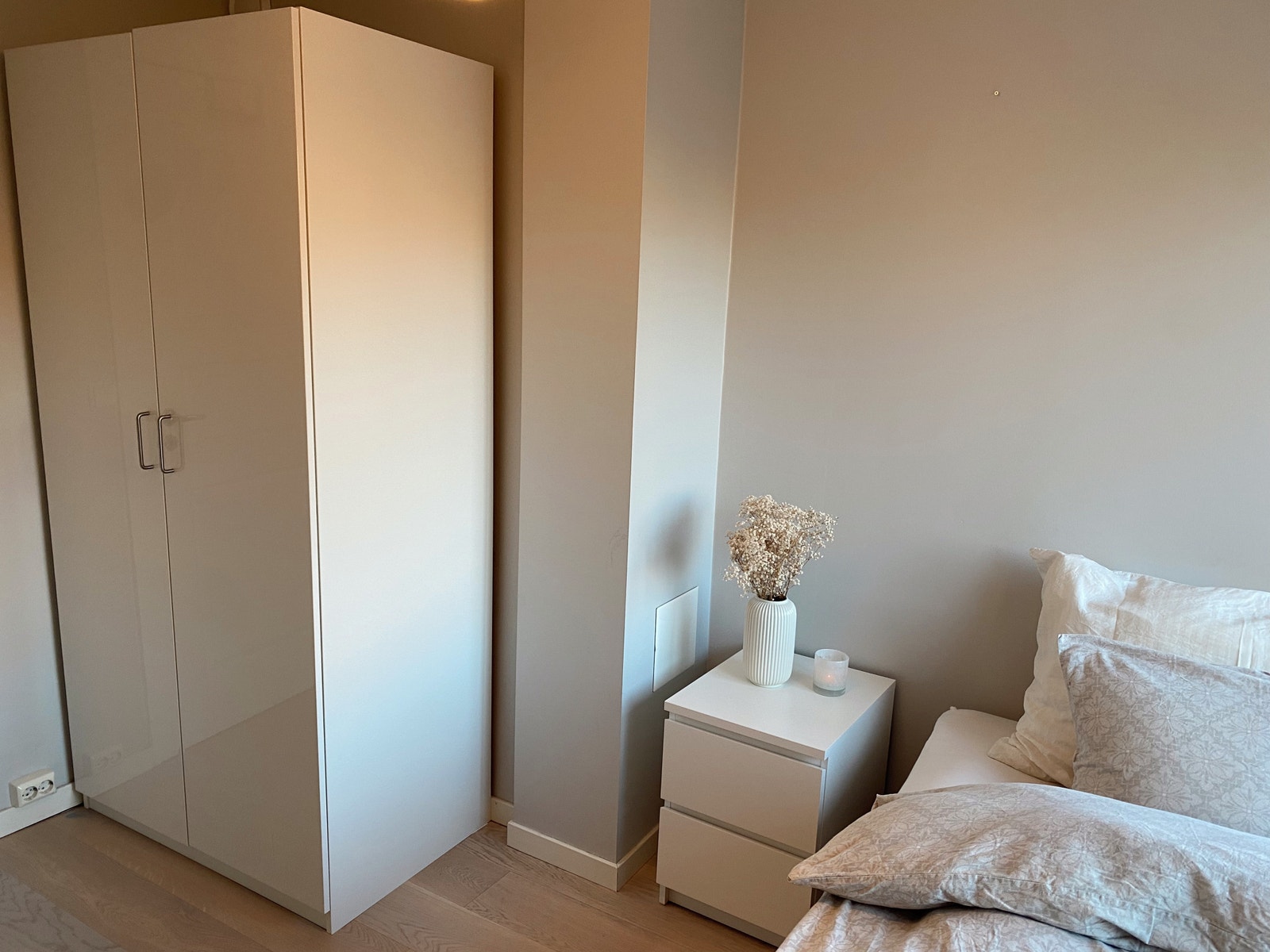 Soverom 2 (møblert med 120 cm seng og garderobeskap) Galleribilde