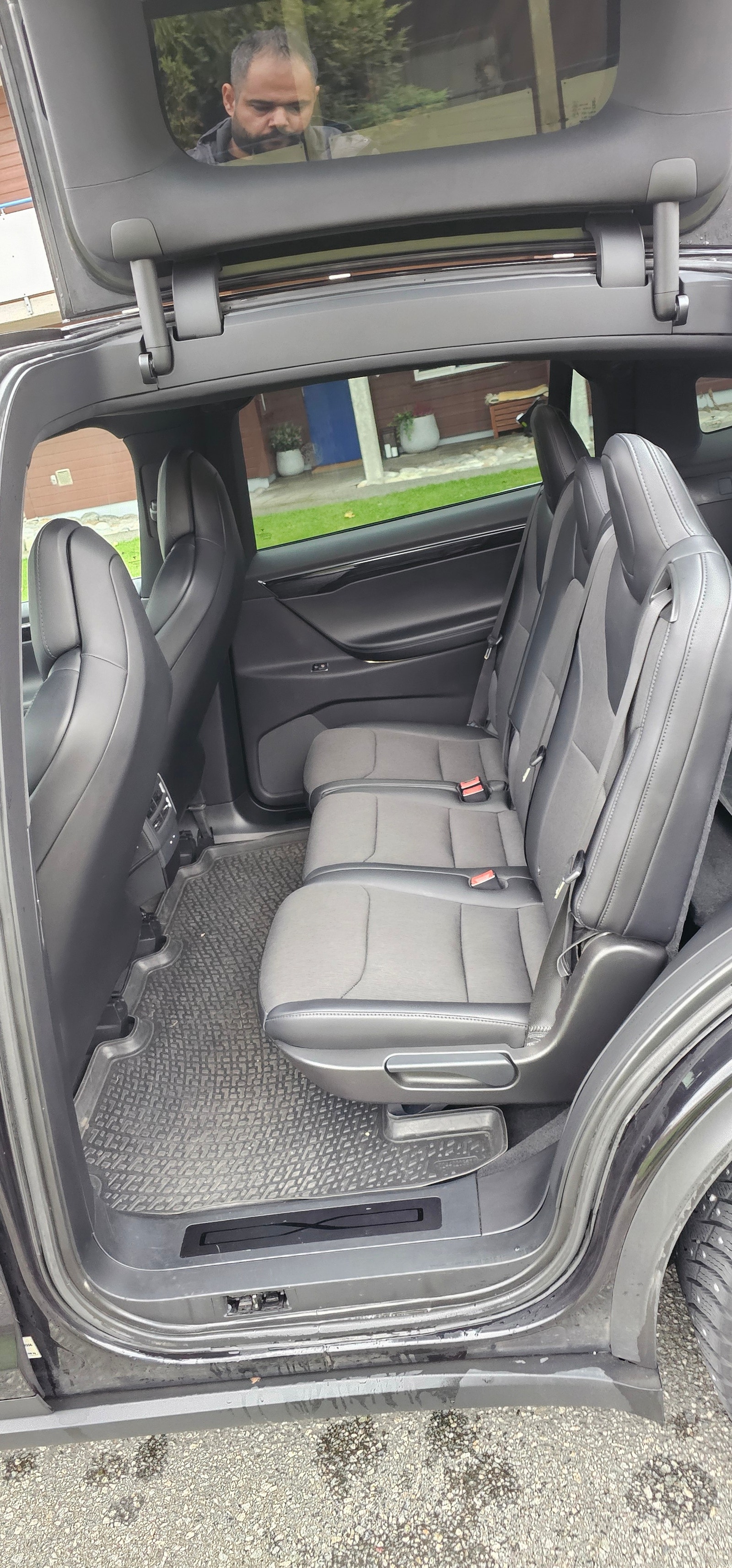 Tesla Model X 10