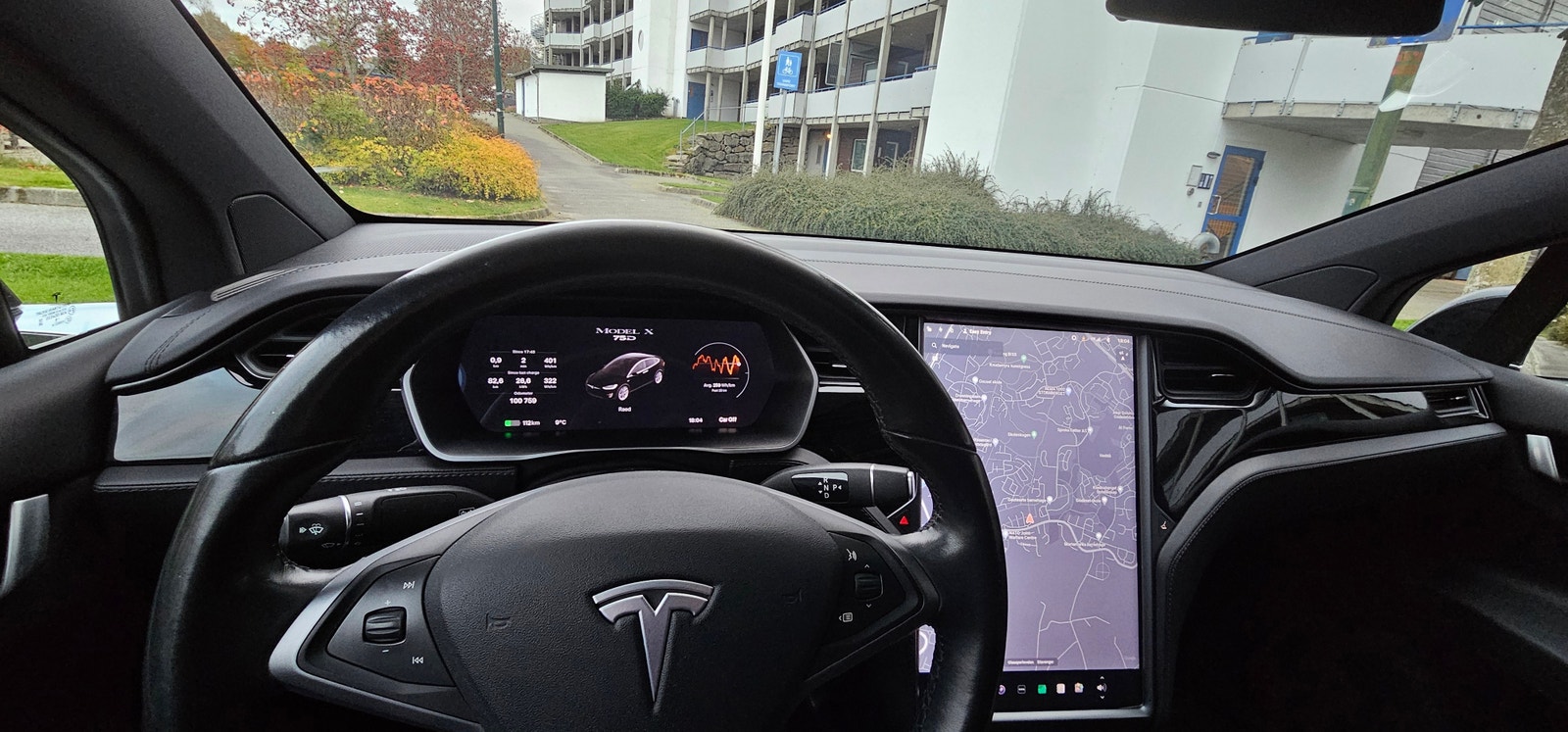 Tesla Model X 11
