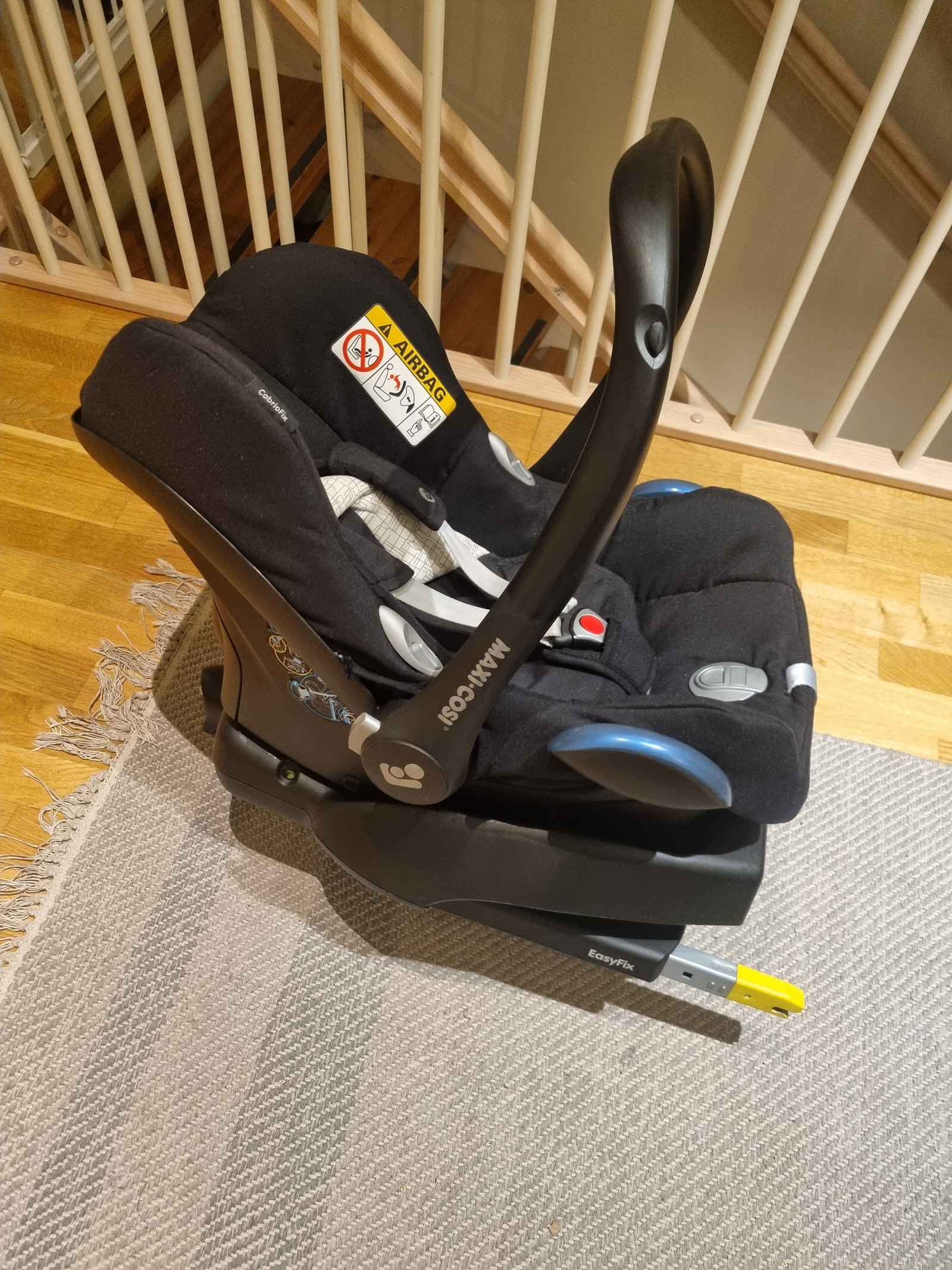 Maxi Cosi Cabriofix baby bilstol m base FINN torget