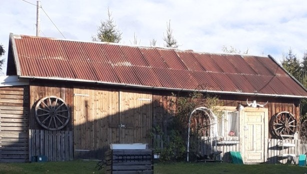 Uthus/garasje følger med Galleribilde