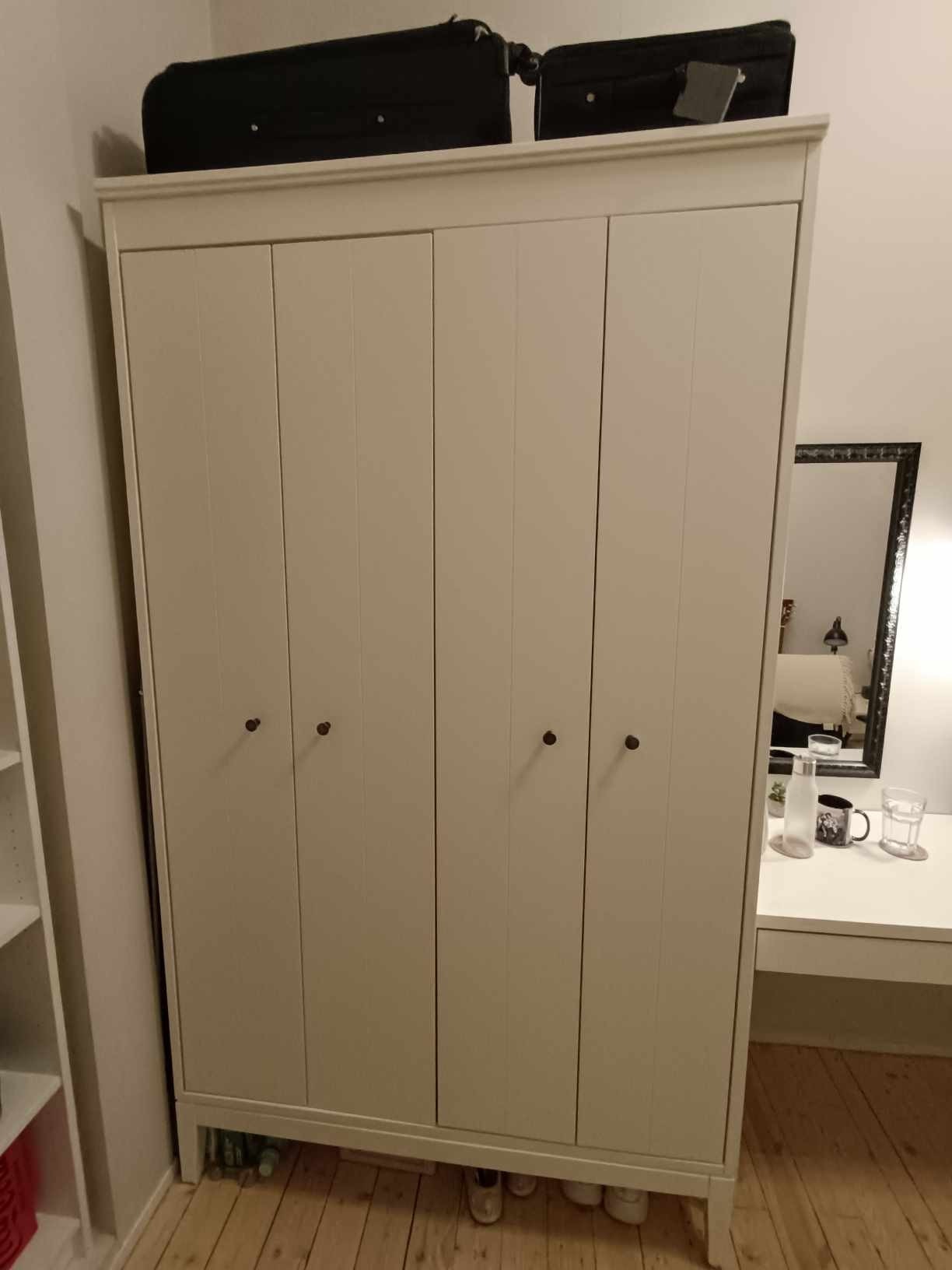 Garderobeskap som kan medfølge Galleribilde
