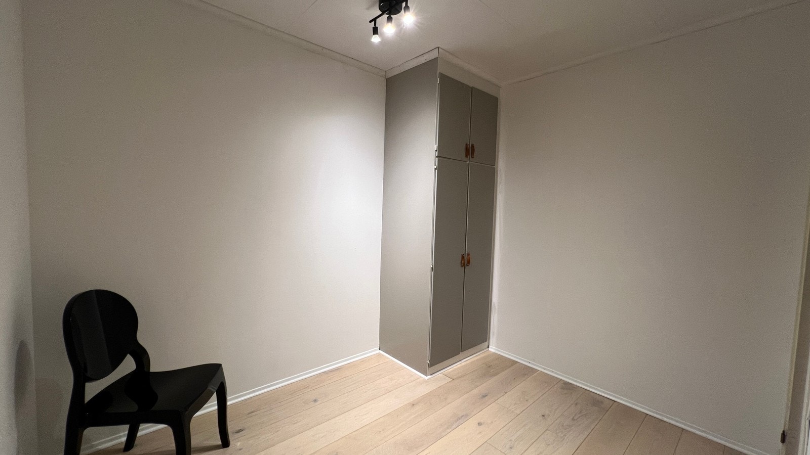 Minste soverom. Eikeparkett. Galleribilde