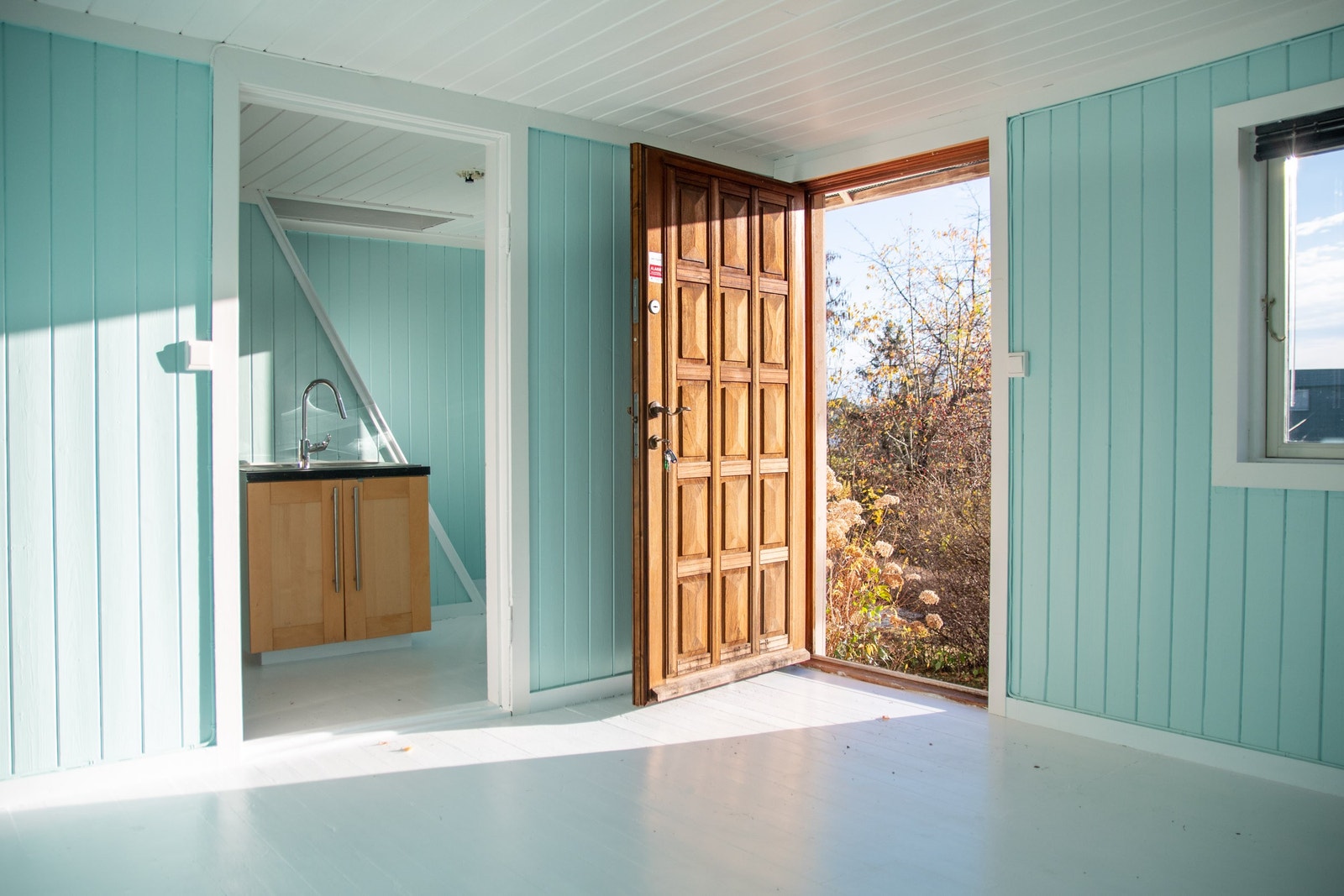 Til venstre ser man trappen opp til 2. etg. Galleribilde