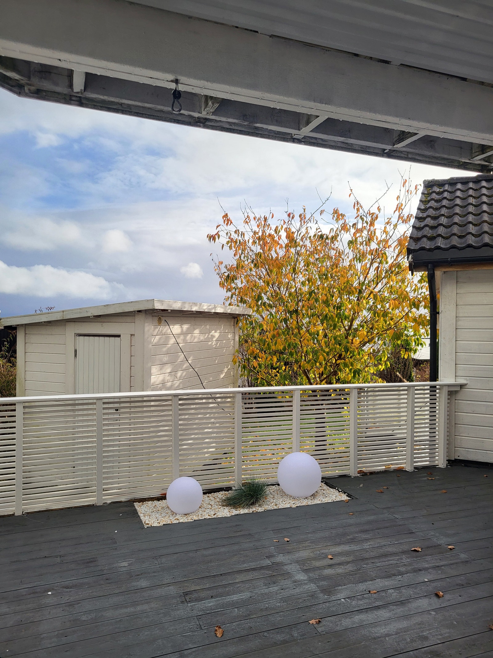 Inngangsparti og terrasse Galleribilde