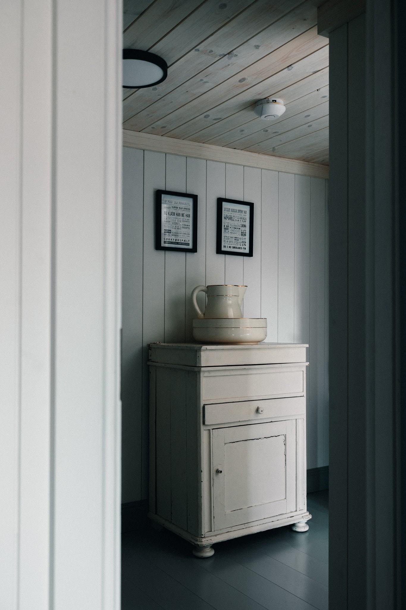 Gang til bad båthus (underetasje). Fotograf: Adela Auriga Galleribilde