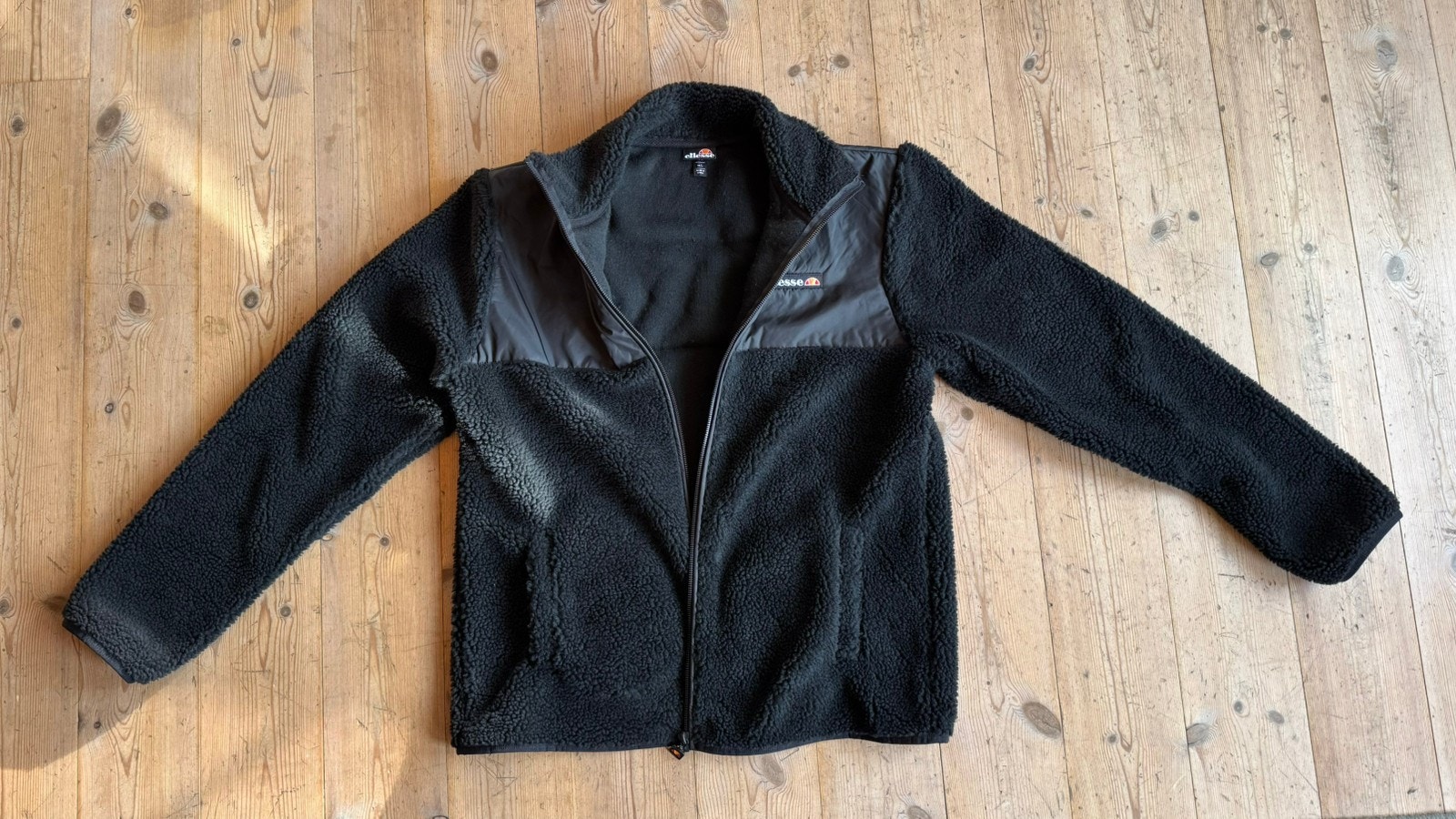 Ellesse CRISTOFI fleecejakke (svart) FINN-torget