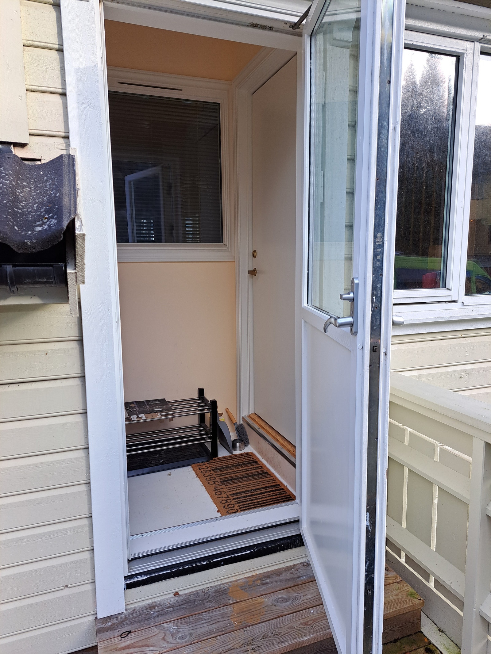 Egen Inngang fra Terrassen Galleribilde
