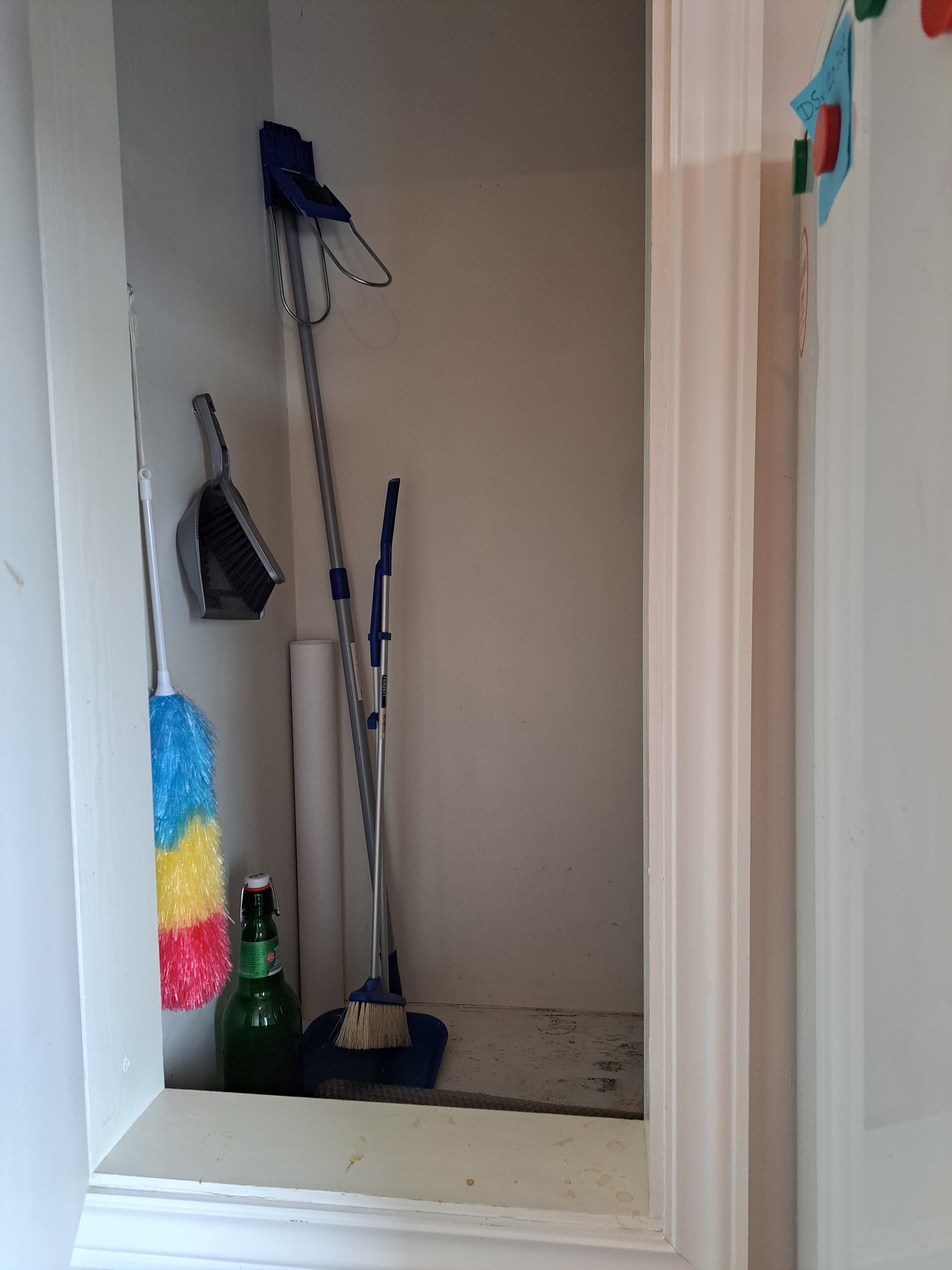 Oppbevaringsplass i kjøkkenet Galleribilde