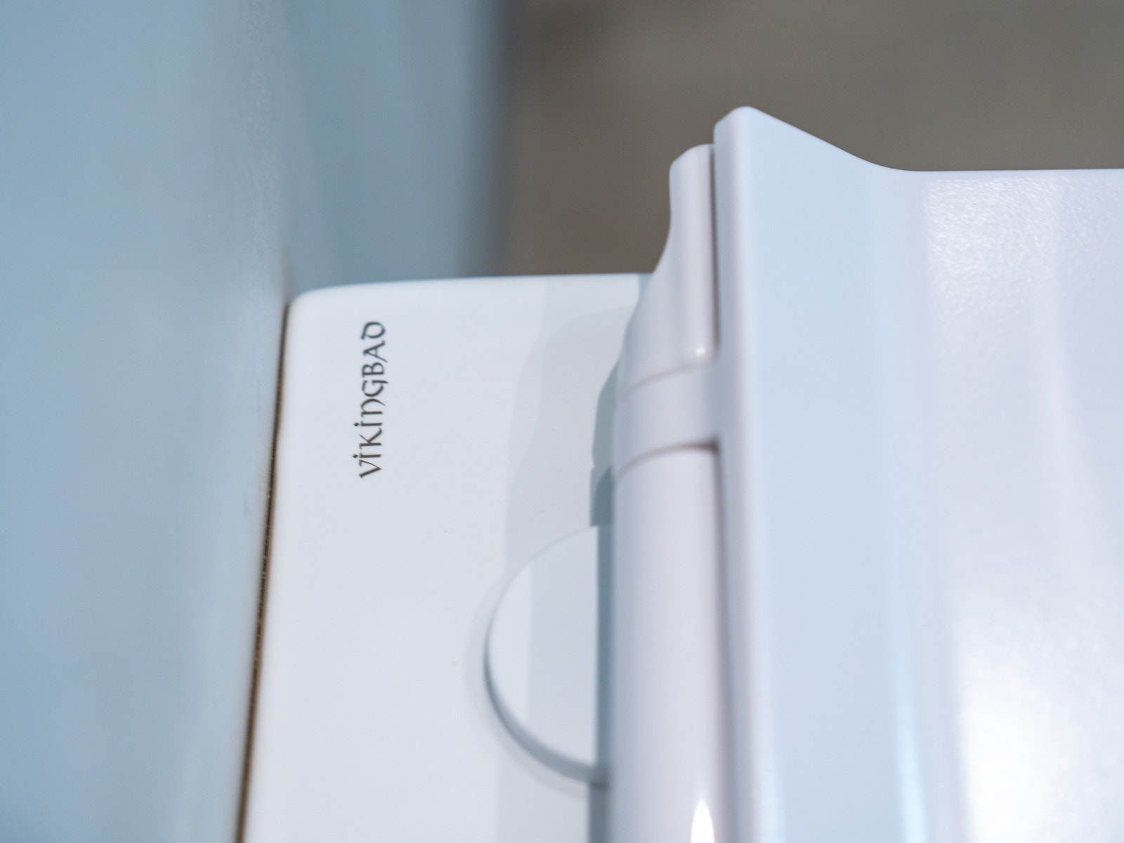 Vegghengt toalett Galleribilde