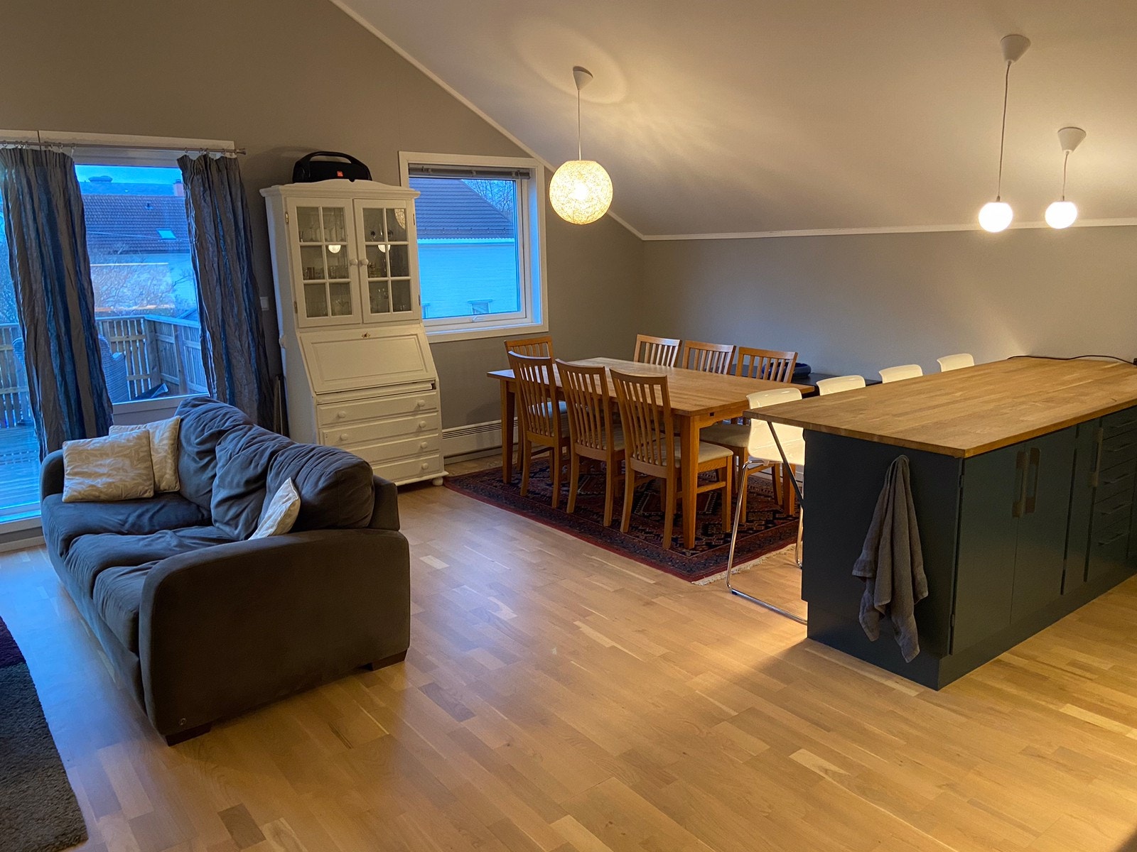 Stue mot spisebord Galleribilde