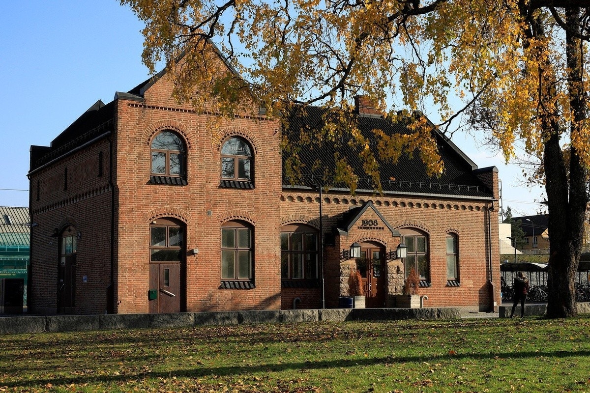 Jessheim togstasjon i gangavstand Galleribilde