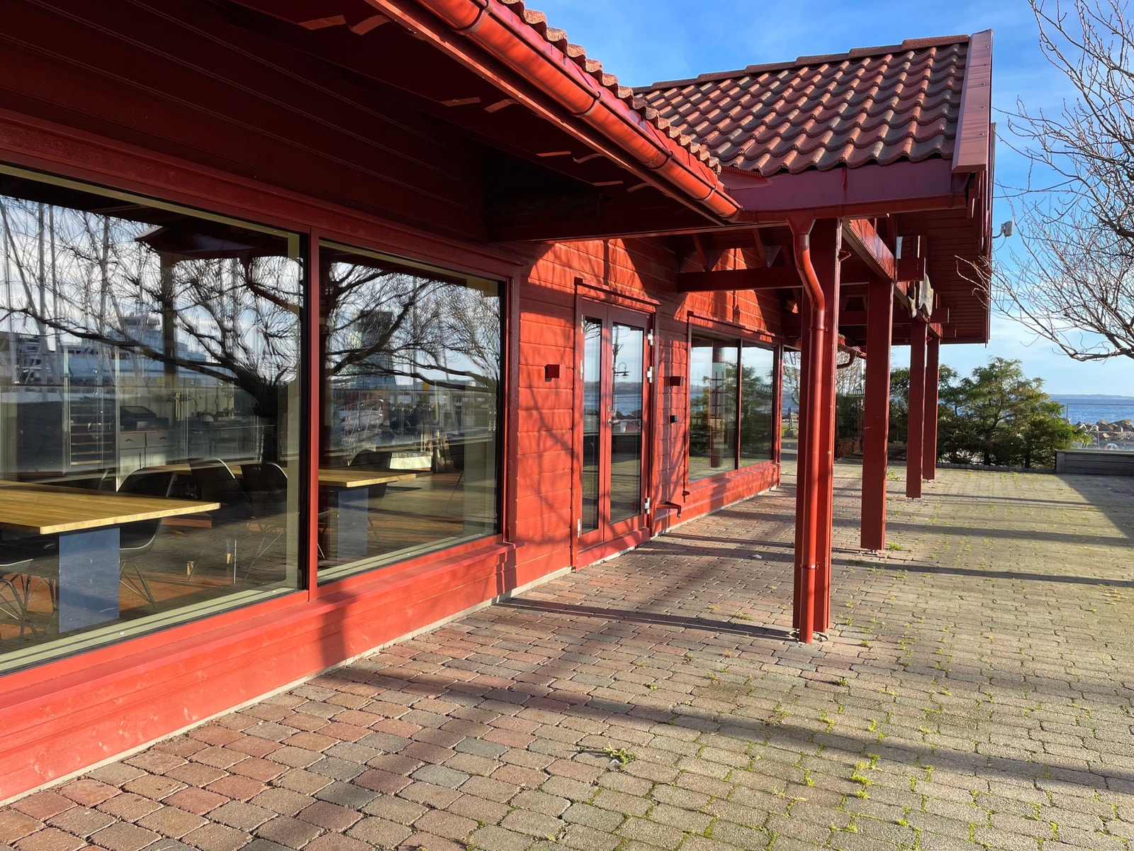 Uteservering med direkte adkomst fra restauranten Galleribilde