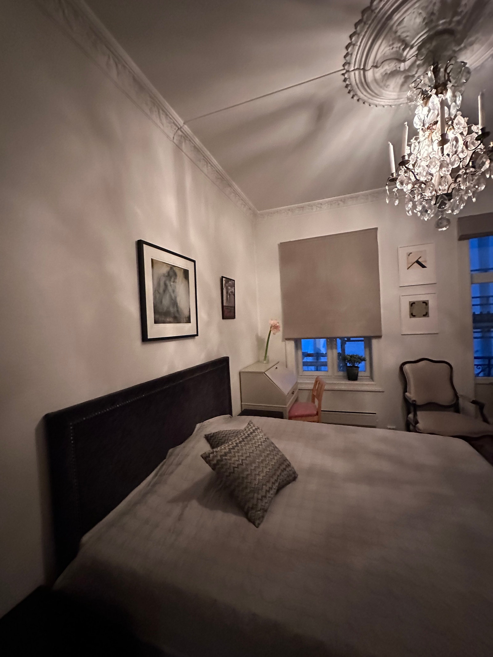 King size bed in second bedroom Galleribilde