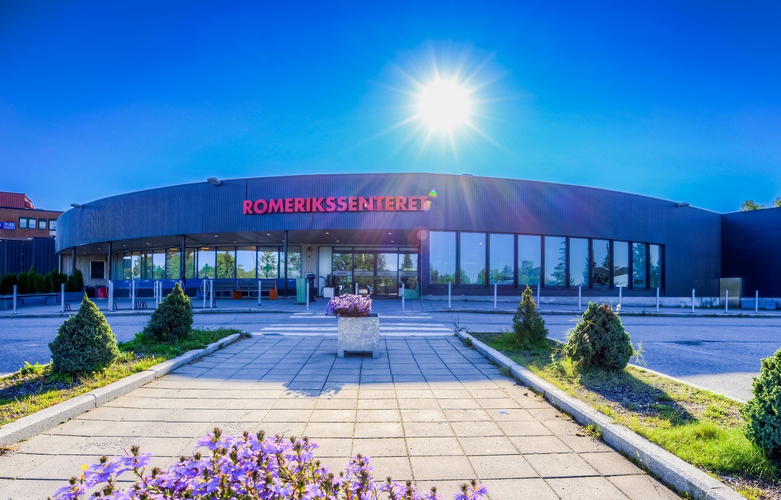 Romerikssenteret med alle nødvendige forretninger Galleribilde