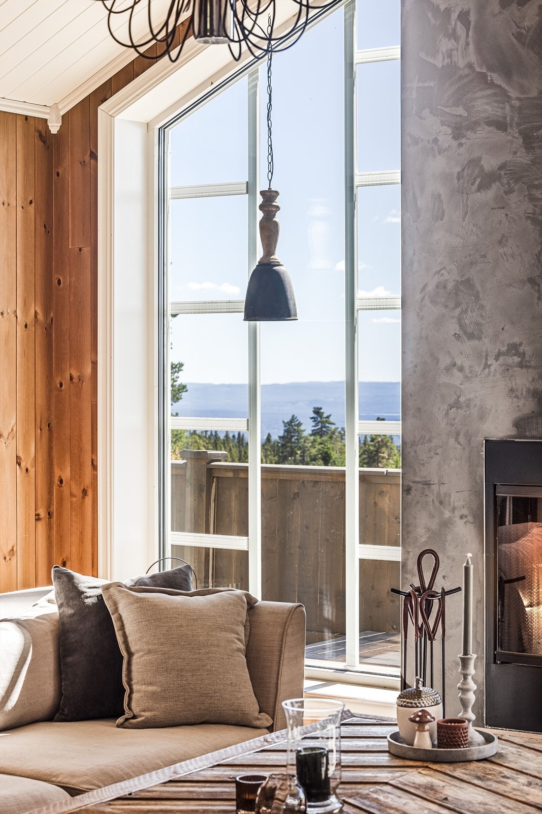 Utsikten fra hytta og tomten er det ingenting å utsette på! Galleribilde