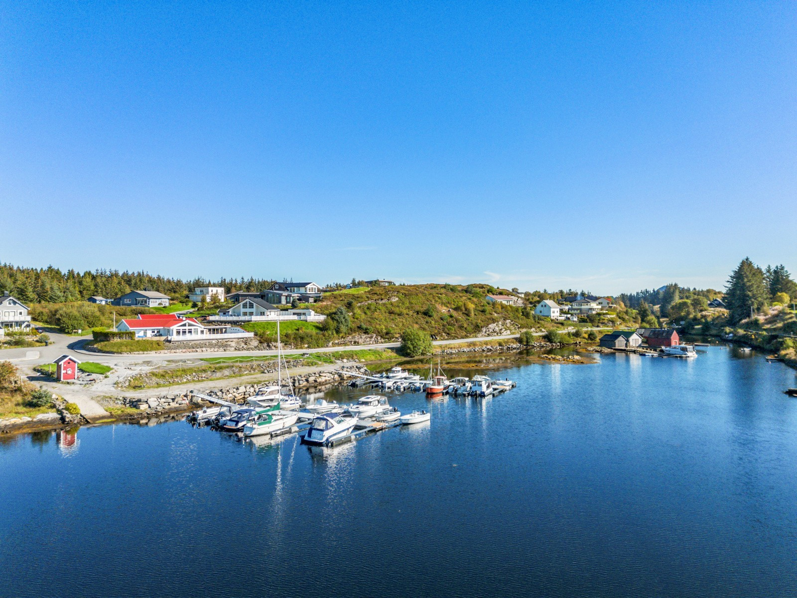 IDYLLISK OMRÅDE: I Bøvågen bor en fritt og fint, med kort avstand til butikk, skole og barnehage.