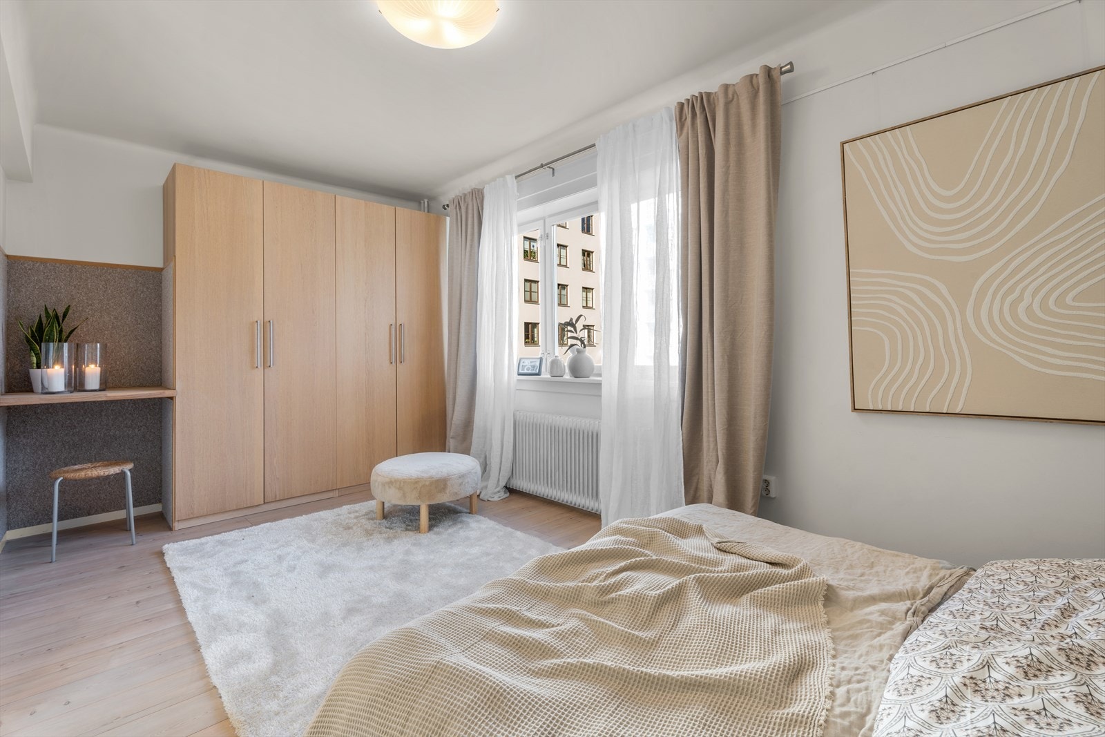 Praktisk utnyttet med god garderobeplass Galleribilde