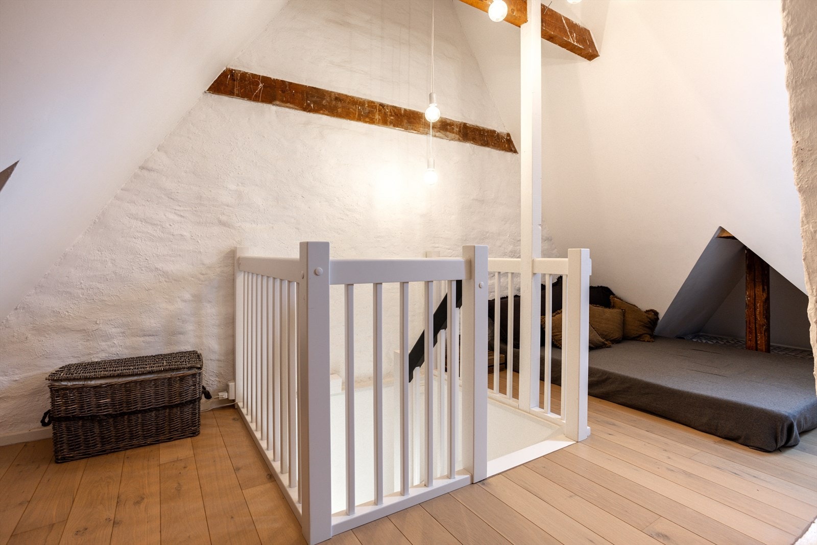 Videre man opp til loftsetasjen. Galleribilde