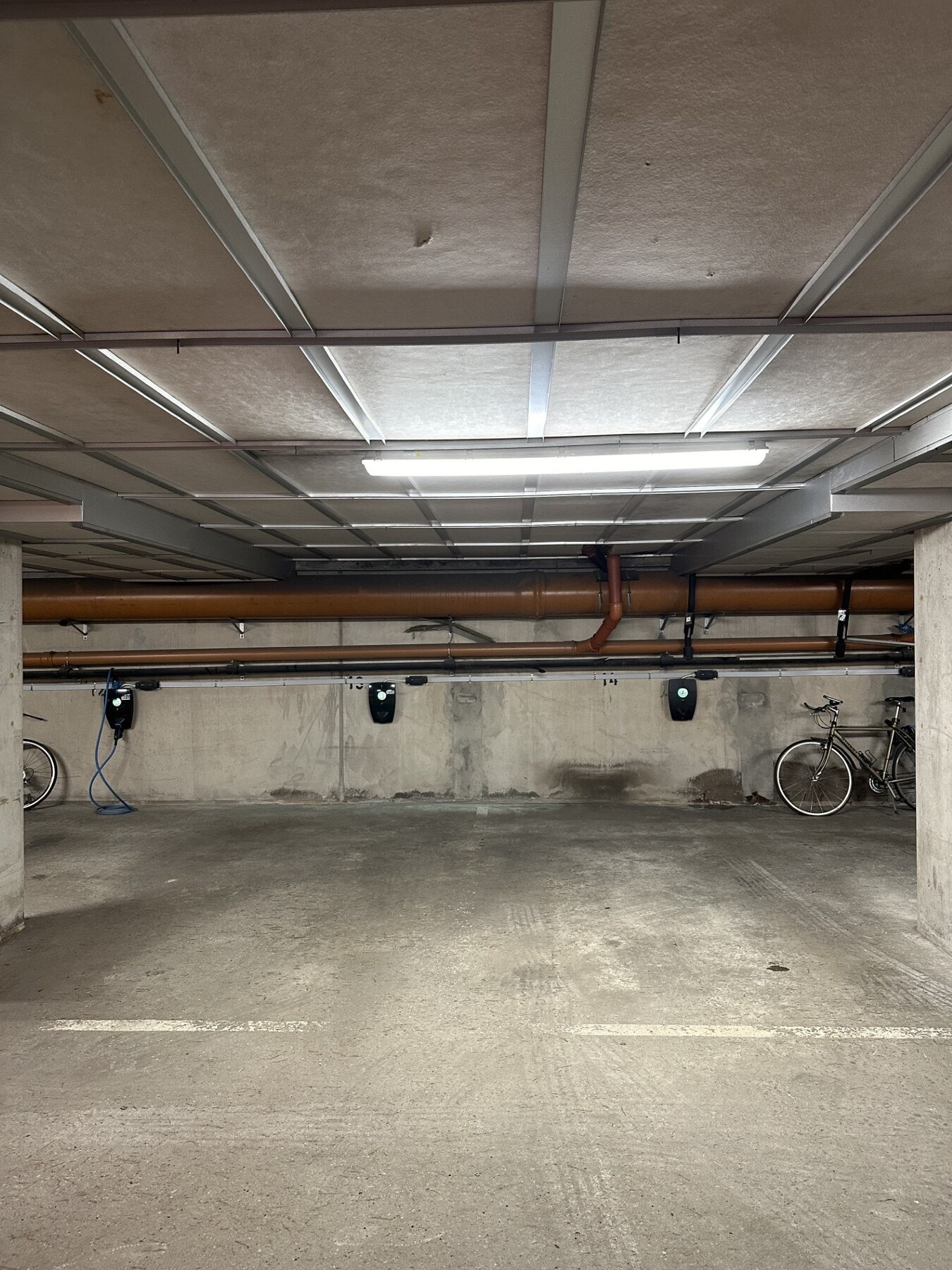 Eier leier i dag en privat garasjeplass i Jens bjelkes gate 71. Leieavtalen kan videreføres til ny eier ved ønske. Galleribilde