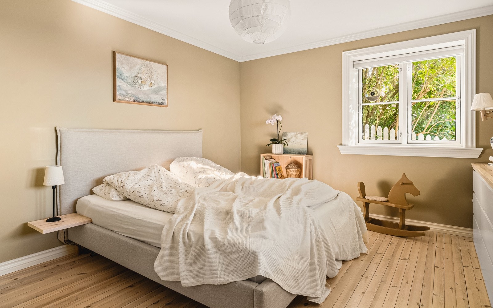 Soverommet måler hele 15,4 kvadratmeter. Galleribilde