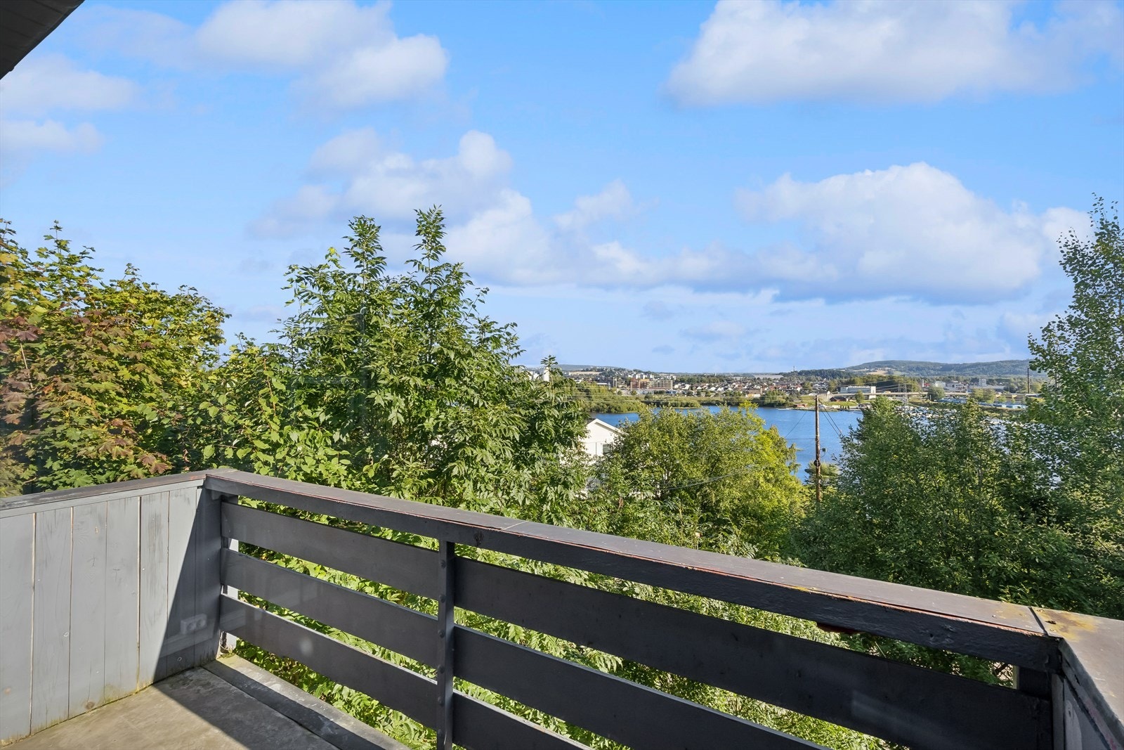 Fin utsikt mot Nitelva og Lillestrøm. Galleribilde