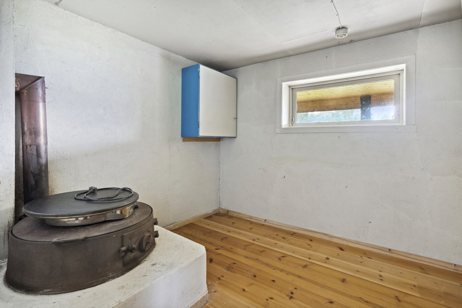 Disp.rom i kjeller. Galleribilde