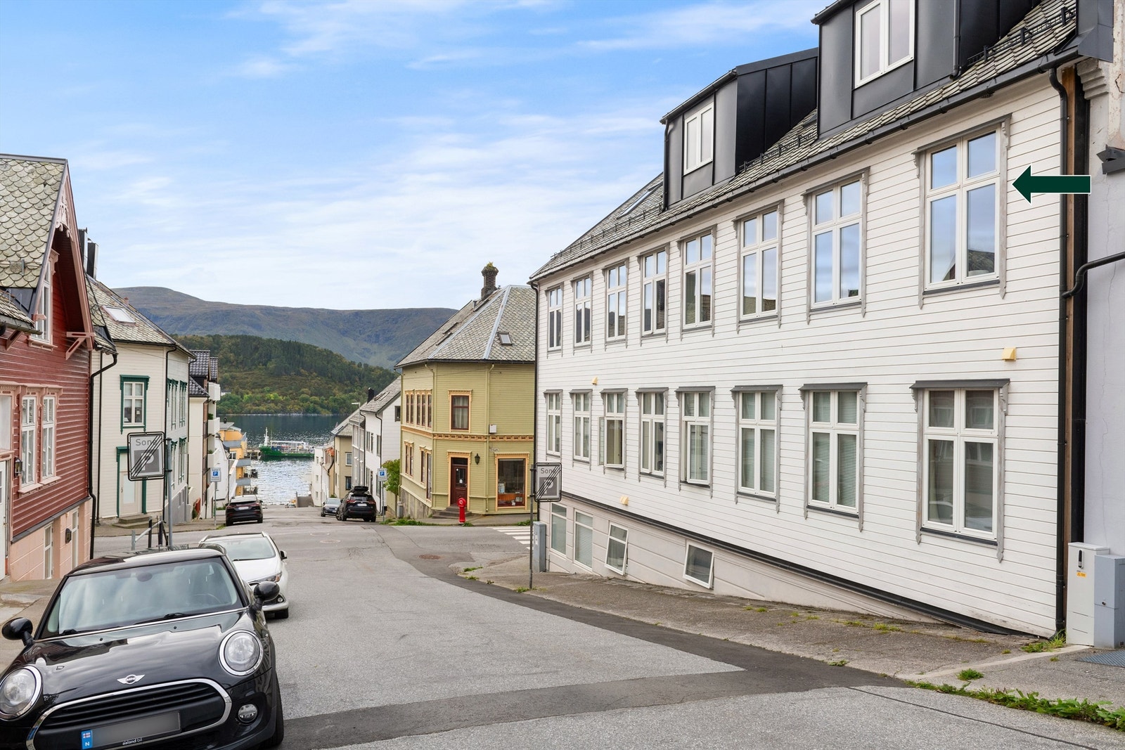Fasade mot Statsråd Daaes gate mot øst Galleribilde
