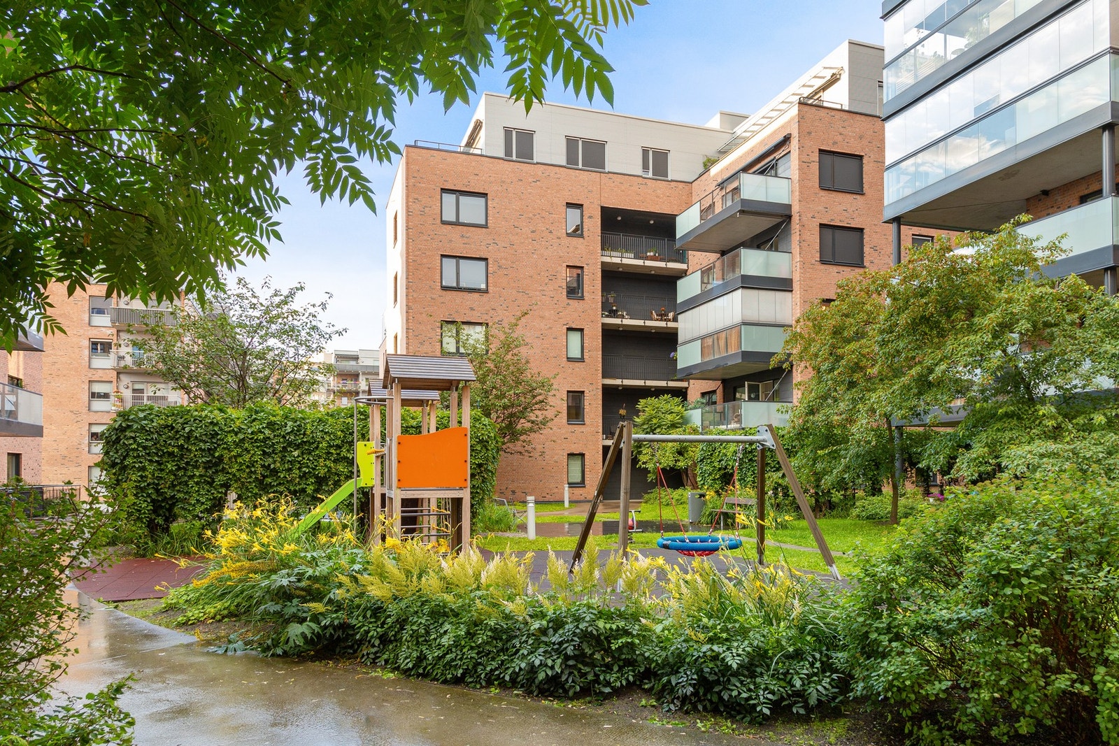 Felles hyggelig gårdsrom. Galleribilde