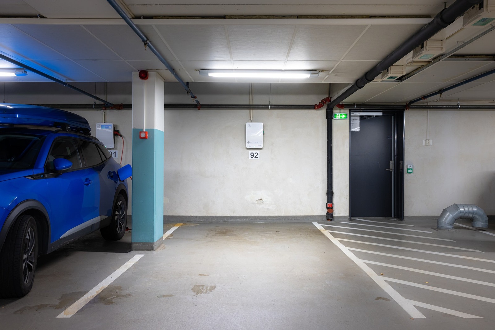 Det medfølger bruksrett på en parkeringsplass i felles garasjekjeller. Galleribilde