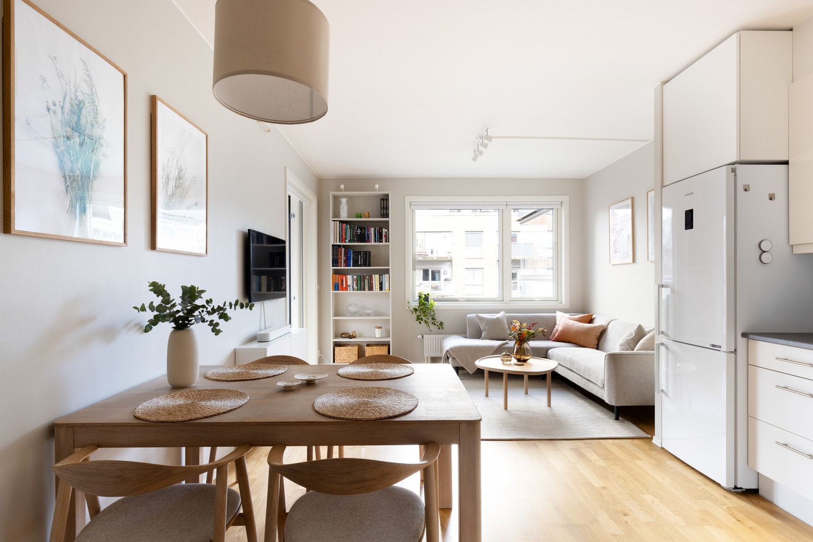 Det er også plass til spisebord. Galleribilde