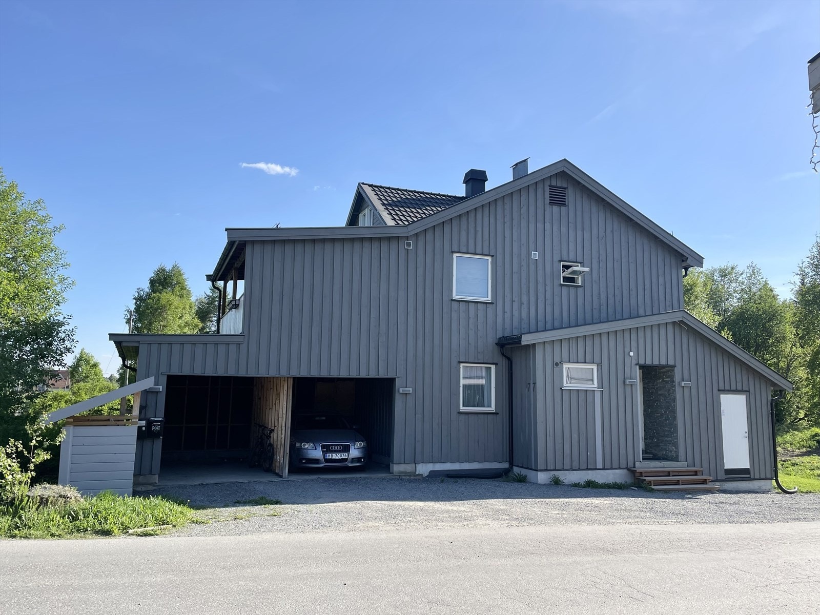 Eiendommen har sentral beliggenhet på Raufoss. Galleribilde