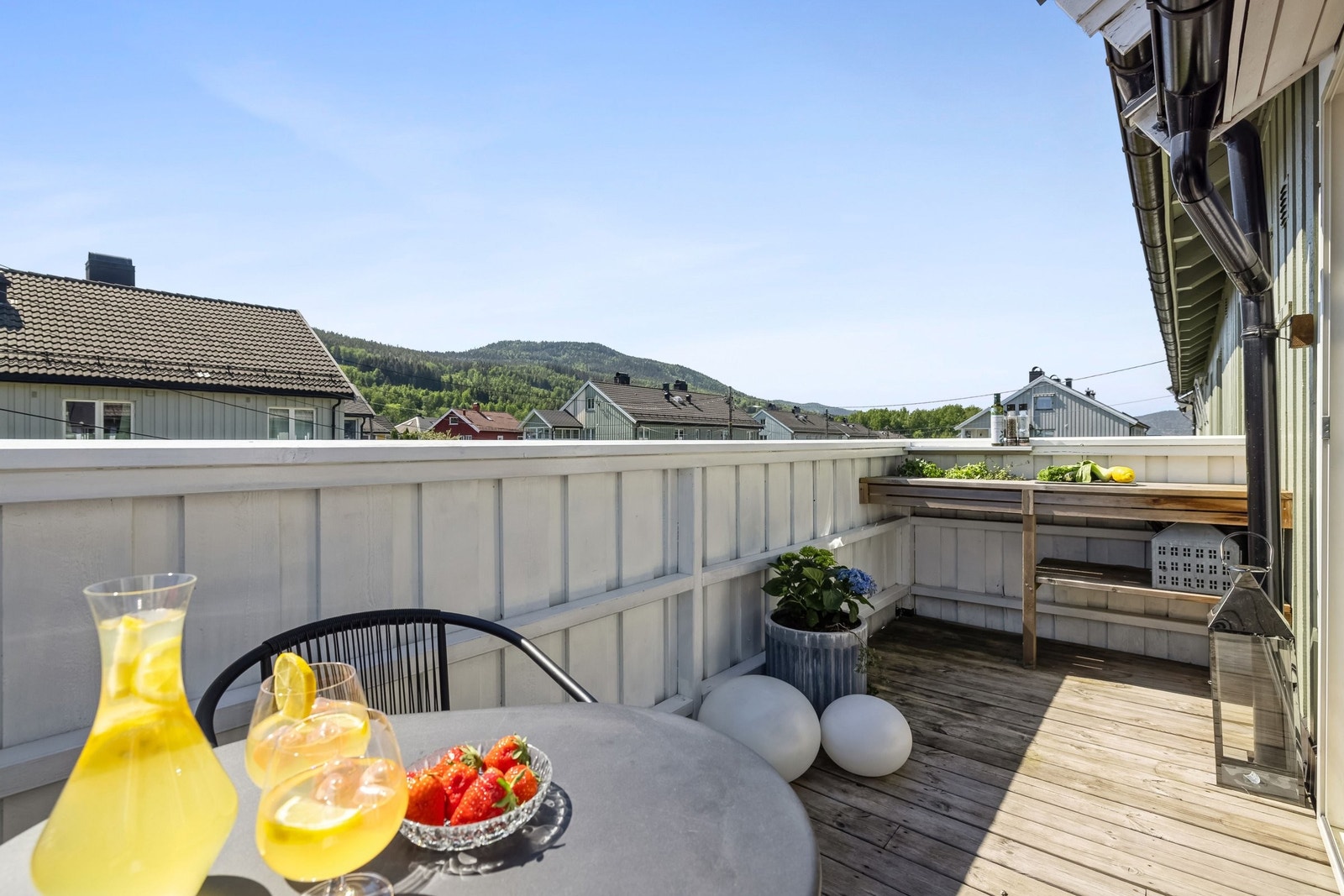 Hent frem grillen og lag middagen ute. Galleribilde