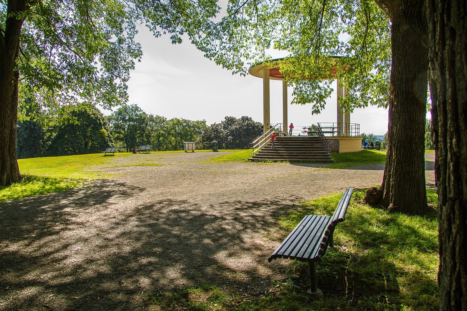 Torshovparken rett ved boligen. Lekeplasser. Aking på vinteren. Felels grillplasser og sittegrupper Galleribilde