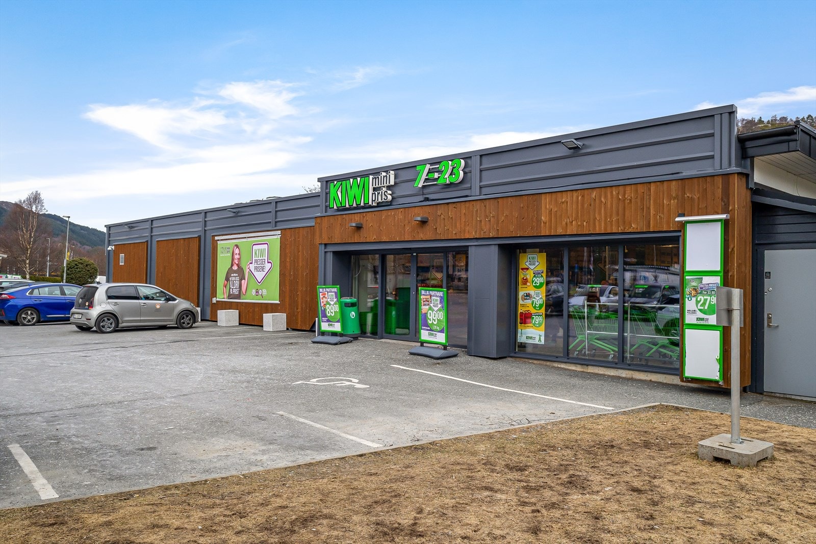 Dagligvare finner man ved Kiwi et par minutters gange fra boligen Galleribilde