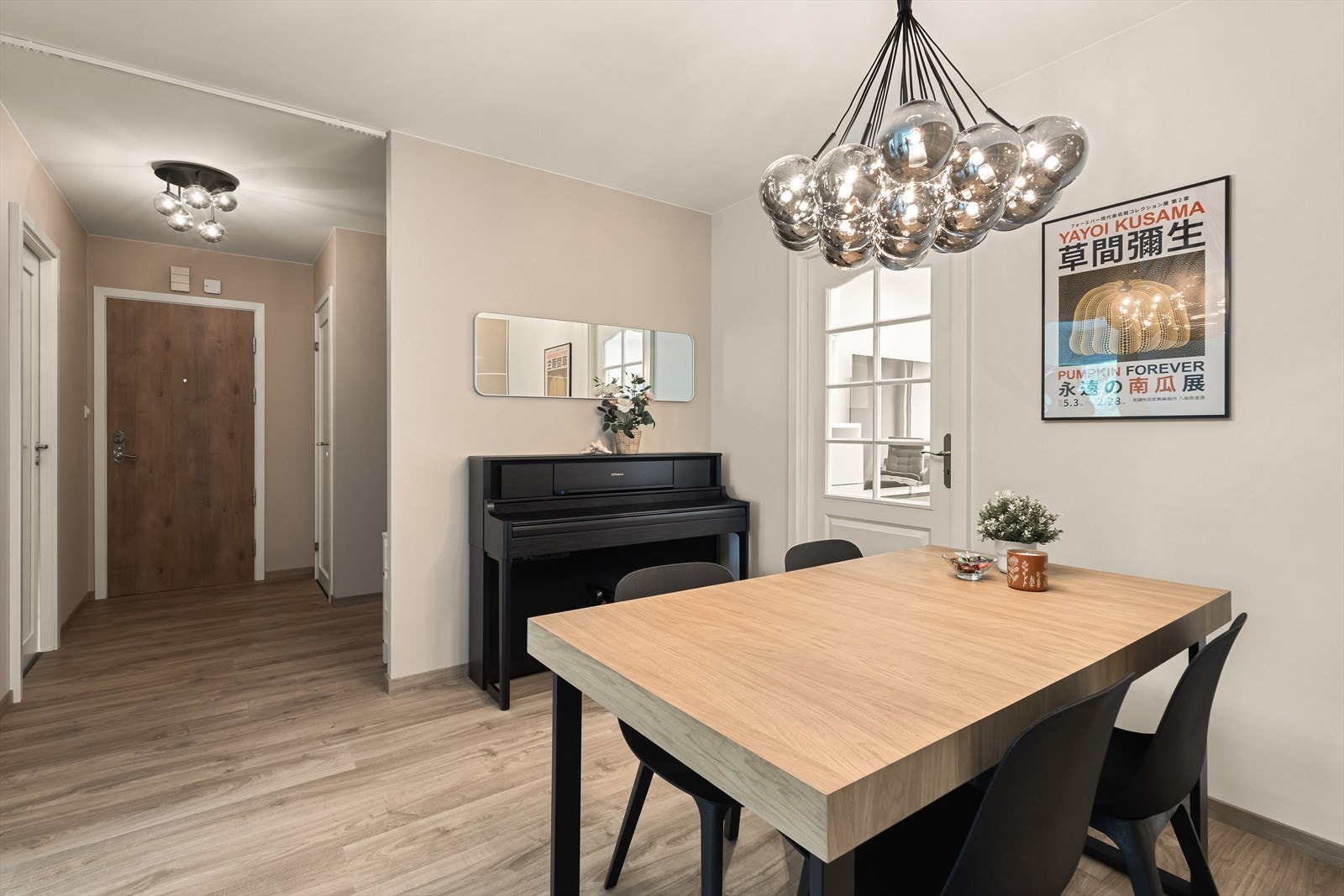 Fra entréen kommer man direkte inn til kjøkkenet Galleribilde