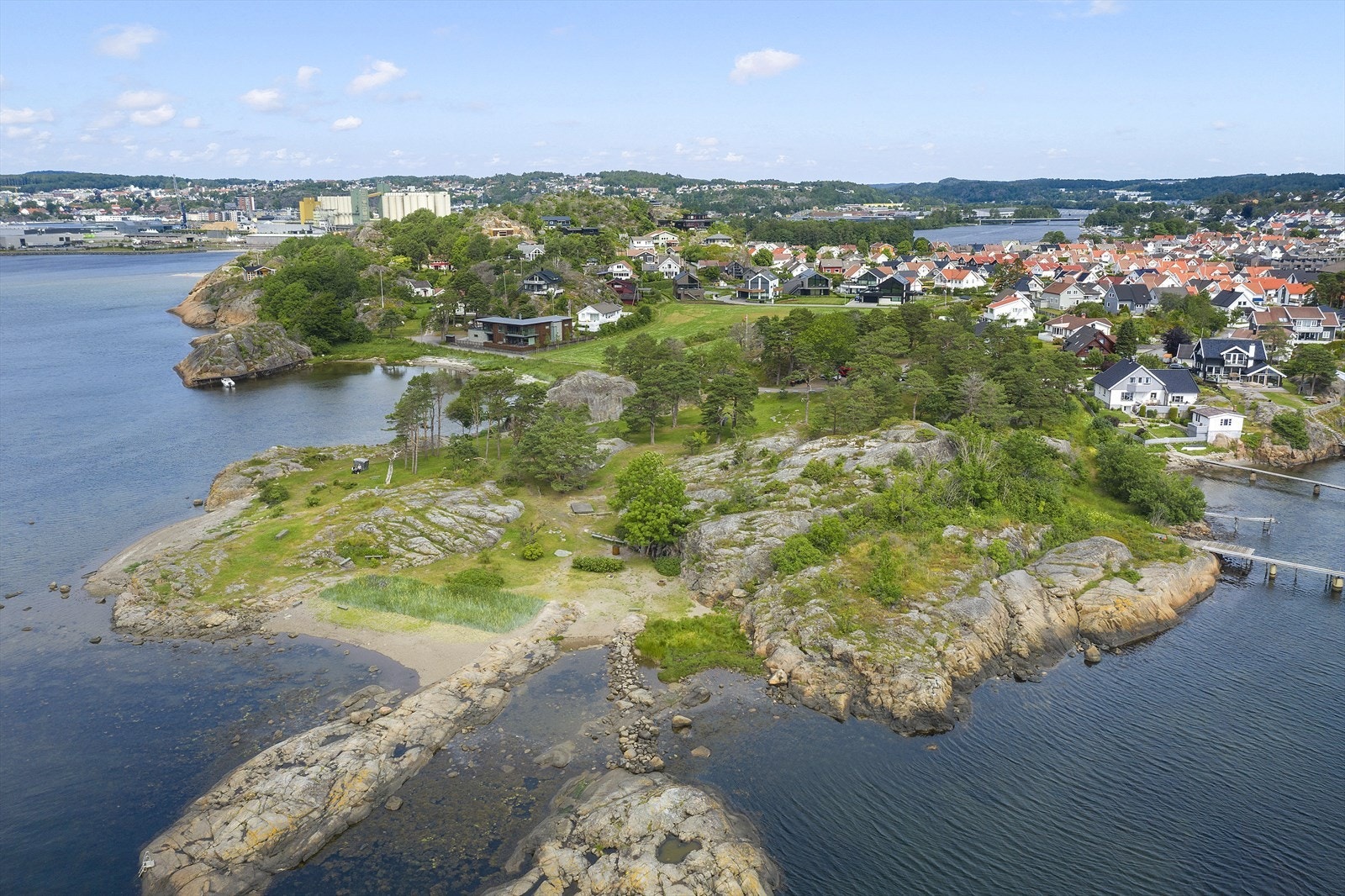 I umiddelbar nærhet har du flere fine turmuligheter, her er Sukkersletta der du kan bade og grille om sommeren! Galleribilde