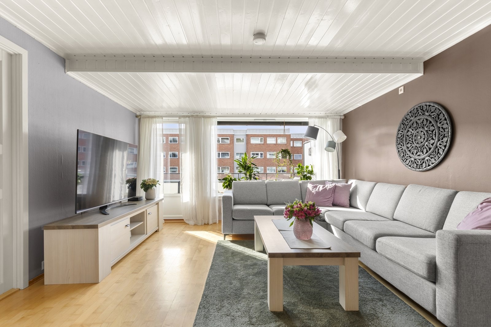 Velkommen til Elgtråkket 5C! Dette er en stor og lekker 2-roms leiligheten på Blystadlia. Galleribilde