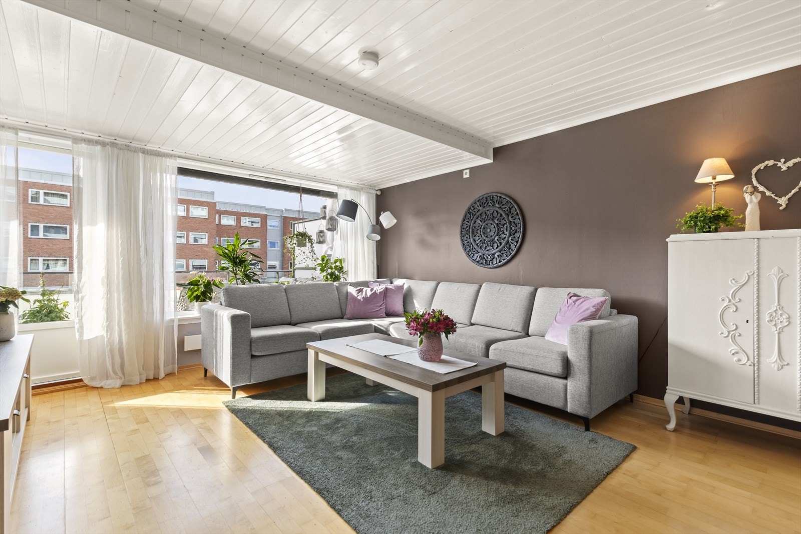 Utgang til terrassen fra stuen. Galleribilde