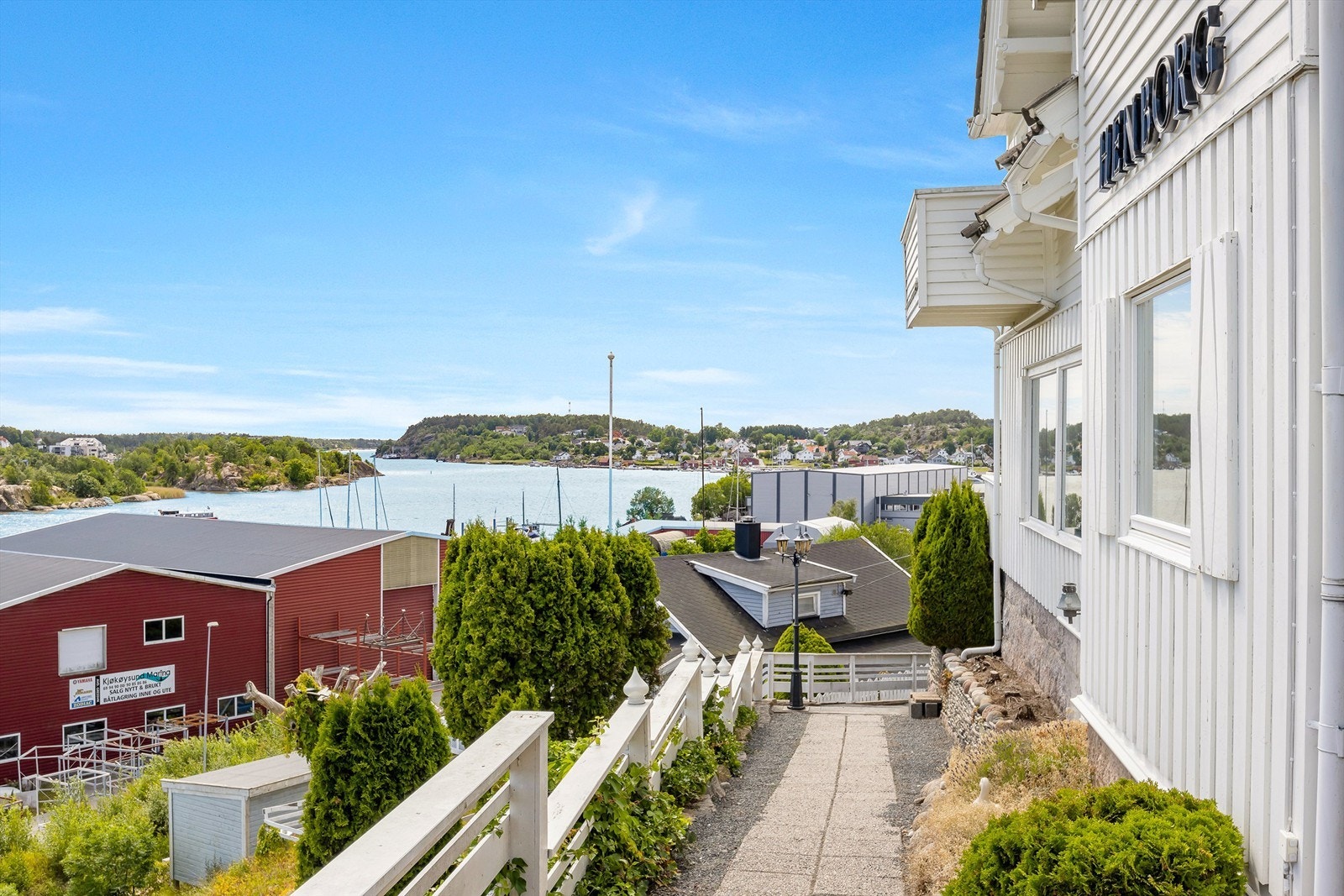 Flott utsikt mot blant annet Vesterelven oppleves flere steder - ute som inne. Galleribilde