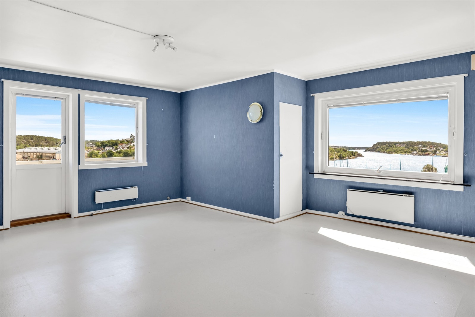 Det store arealet gjør rommet velegnet også som en stue. Galleribilde