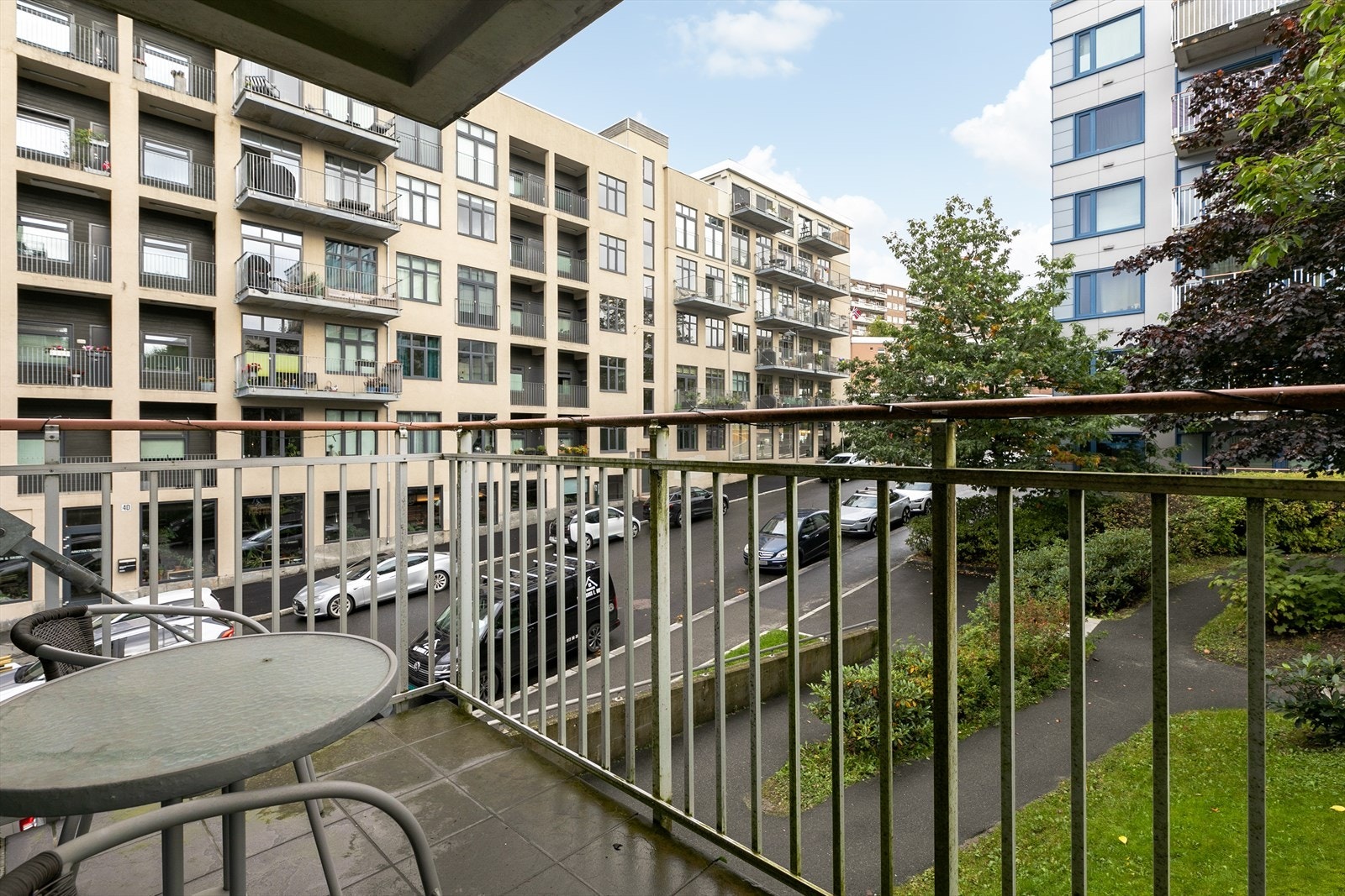 Fra stuen har du utgang til balkongen som strekker seg over 4,8 kvm. Galleribilde