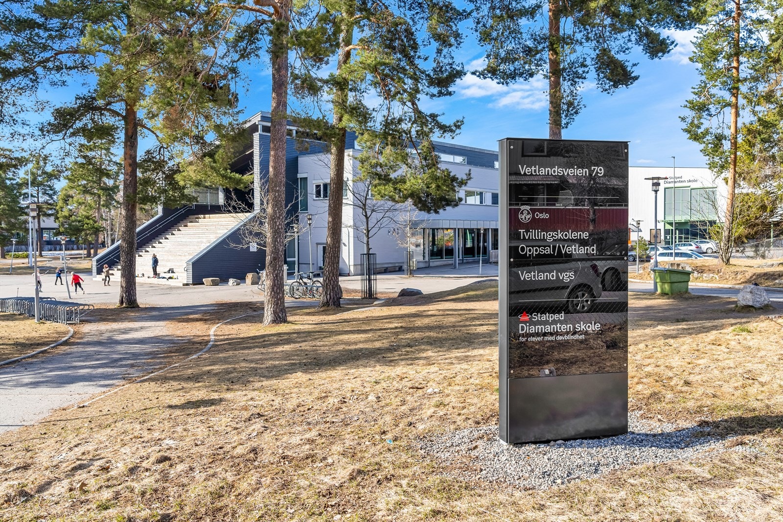 Flere skoler og barnehager i nærområdet. Galleribilde