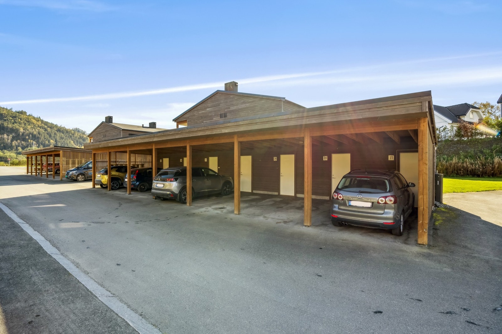 Parkering i carport Galleribilde