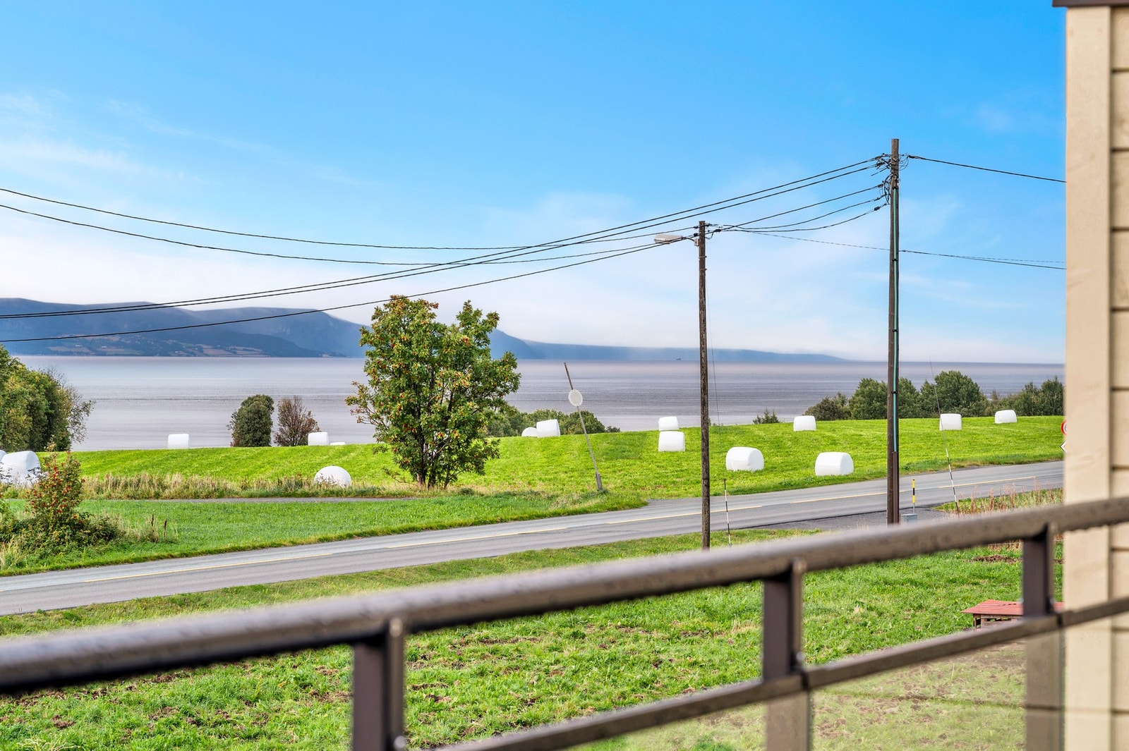 Her er det også nydelig utsikt mot Trondheimsfjorden og Fosenalpene. Galleribilde